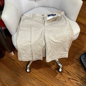 5 kaki short good condition. Excellent for uniforms.